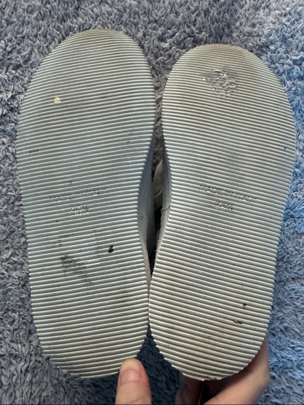 Sneakers - Picture 7 of 7